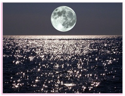 Луна, скала, морская бездна стихи